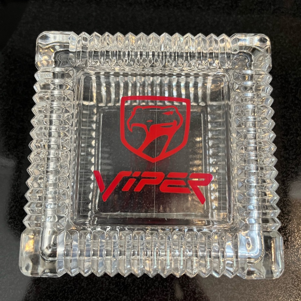 Viper glass dish